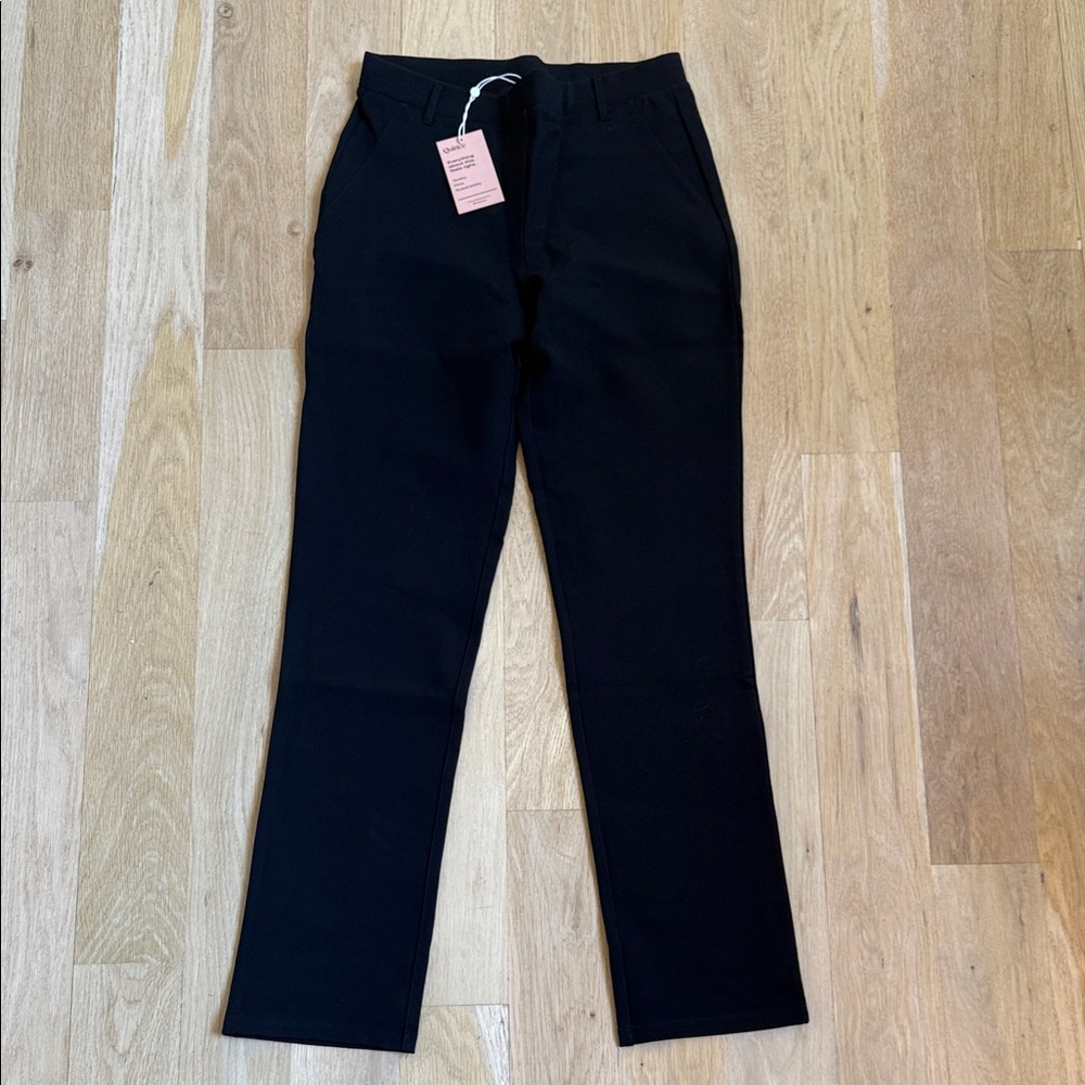 NWT: Quince ultra-stretch black straight-leg pants, size M